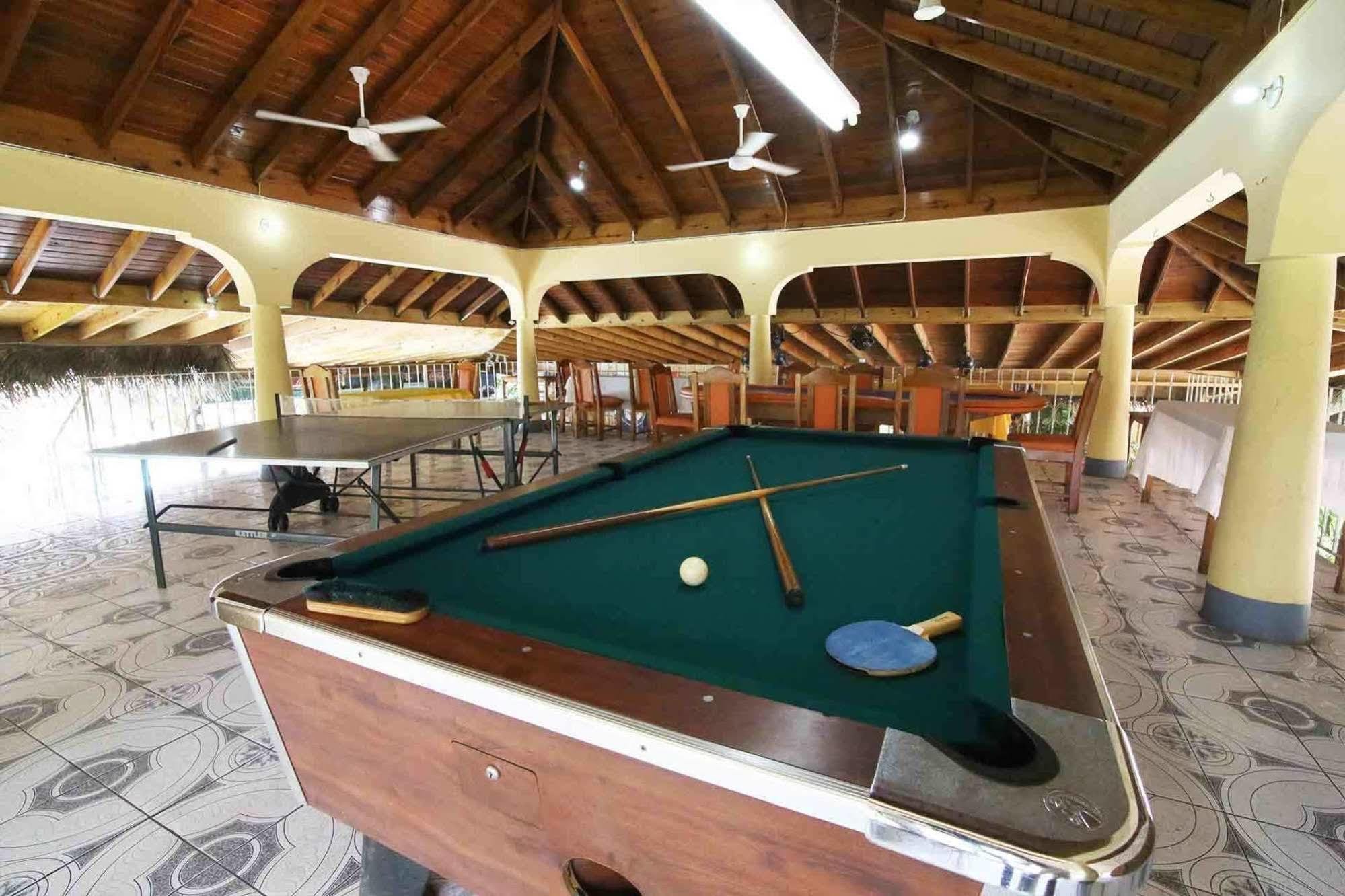 Seastar Inn Негрил Экстерьер фото
