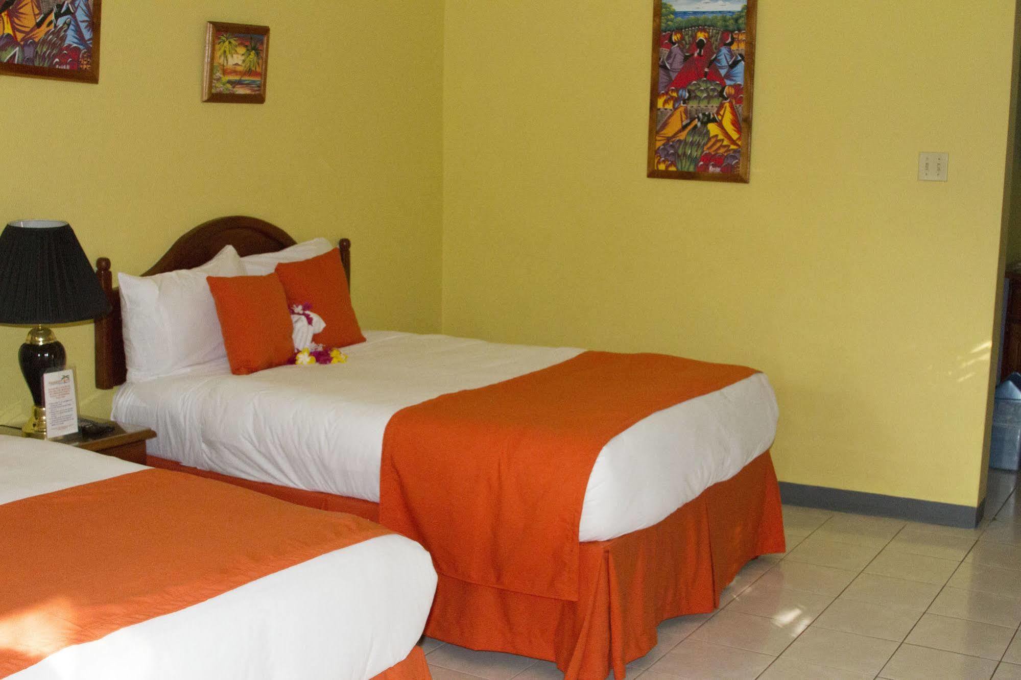 Seastar Inn Негрил Экстерьер фото