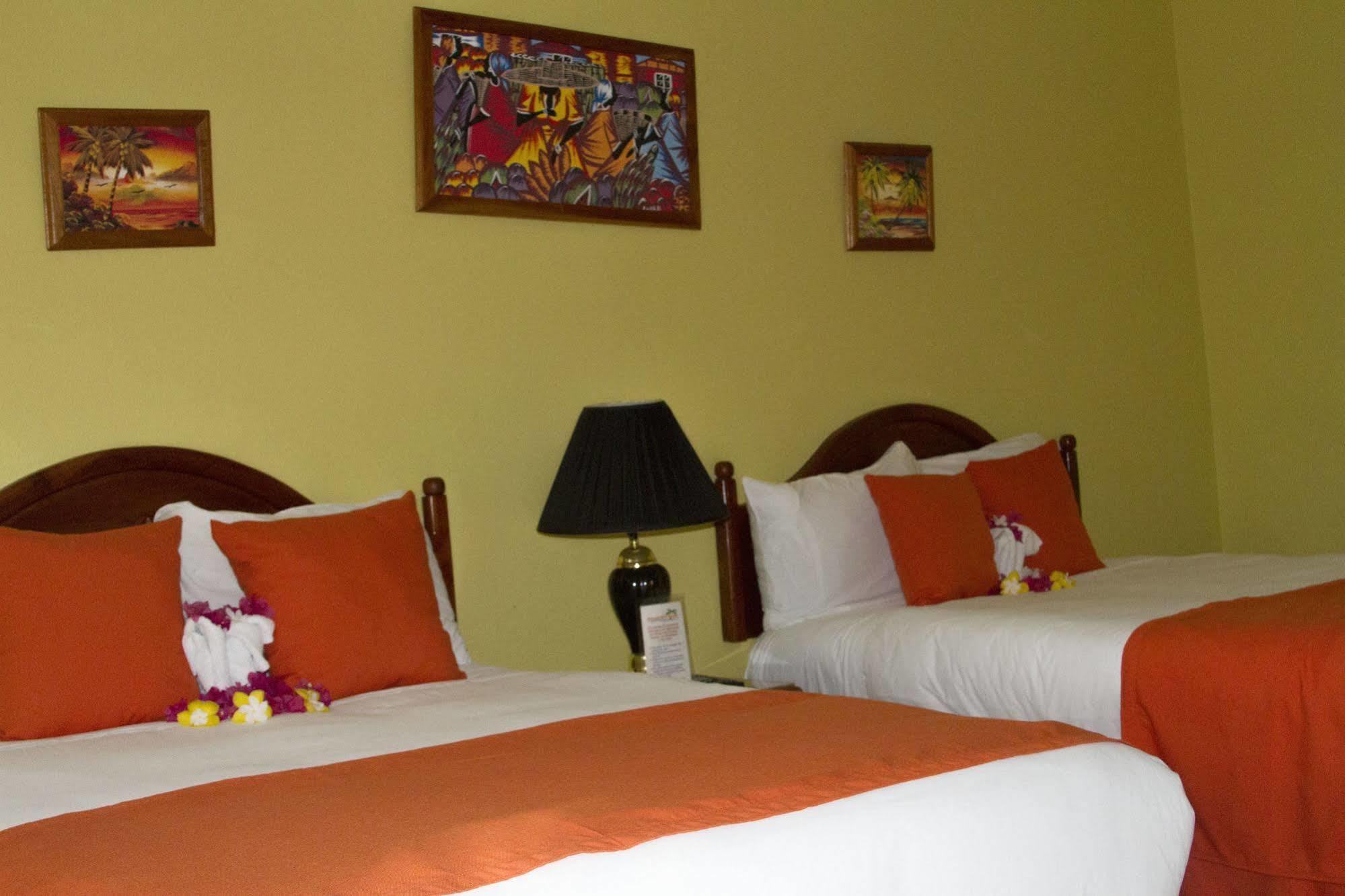 Seastar Inn Негрил Экстерьер фото