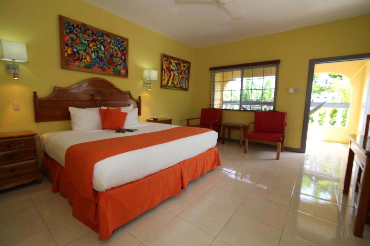 Seastar Inn Негрил Экстерьер фото