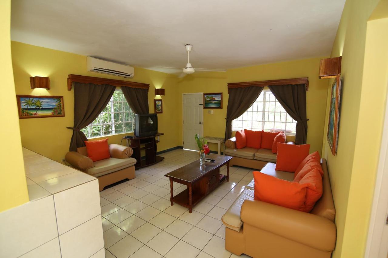 Seastar Inn Негрил Экстерьер фото