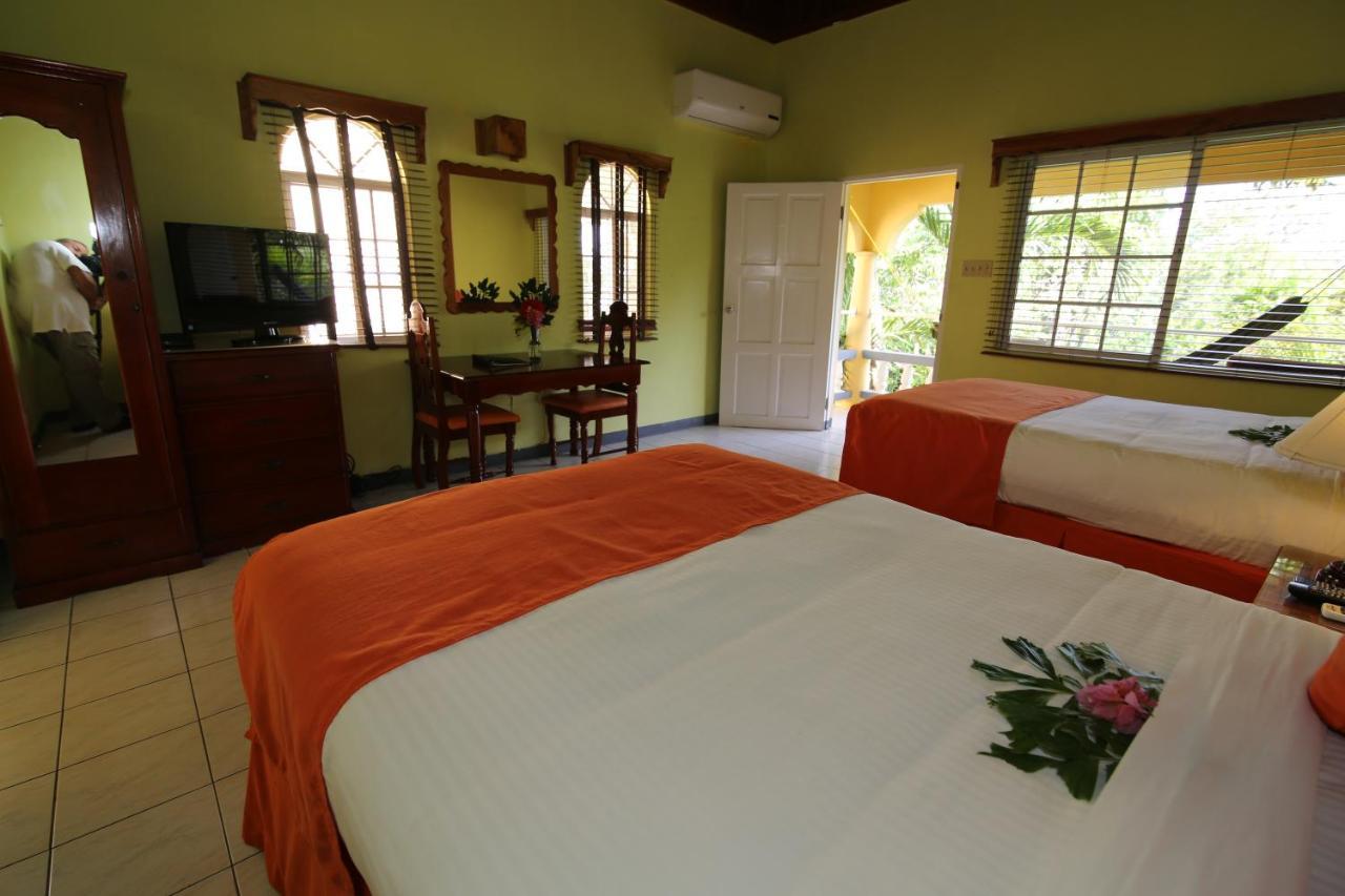Seastar Inn Негрил Экстерьер фото