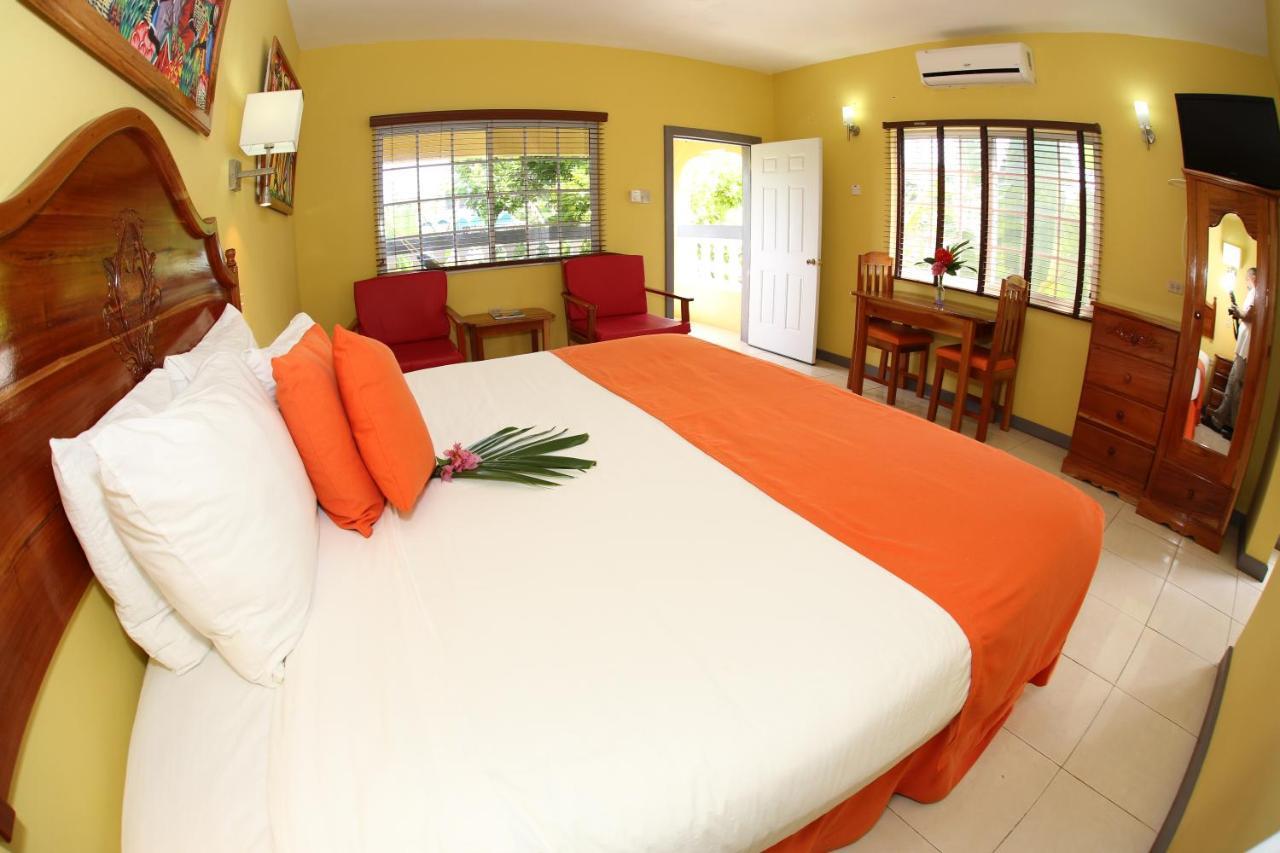 Seastar Inn Негрил Экстерьер фото