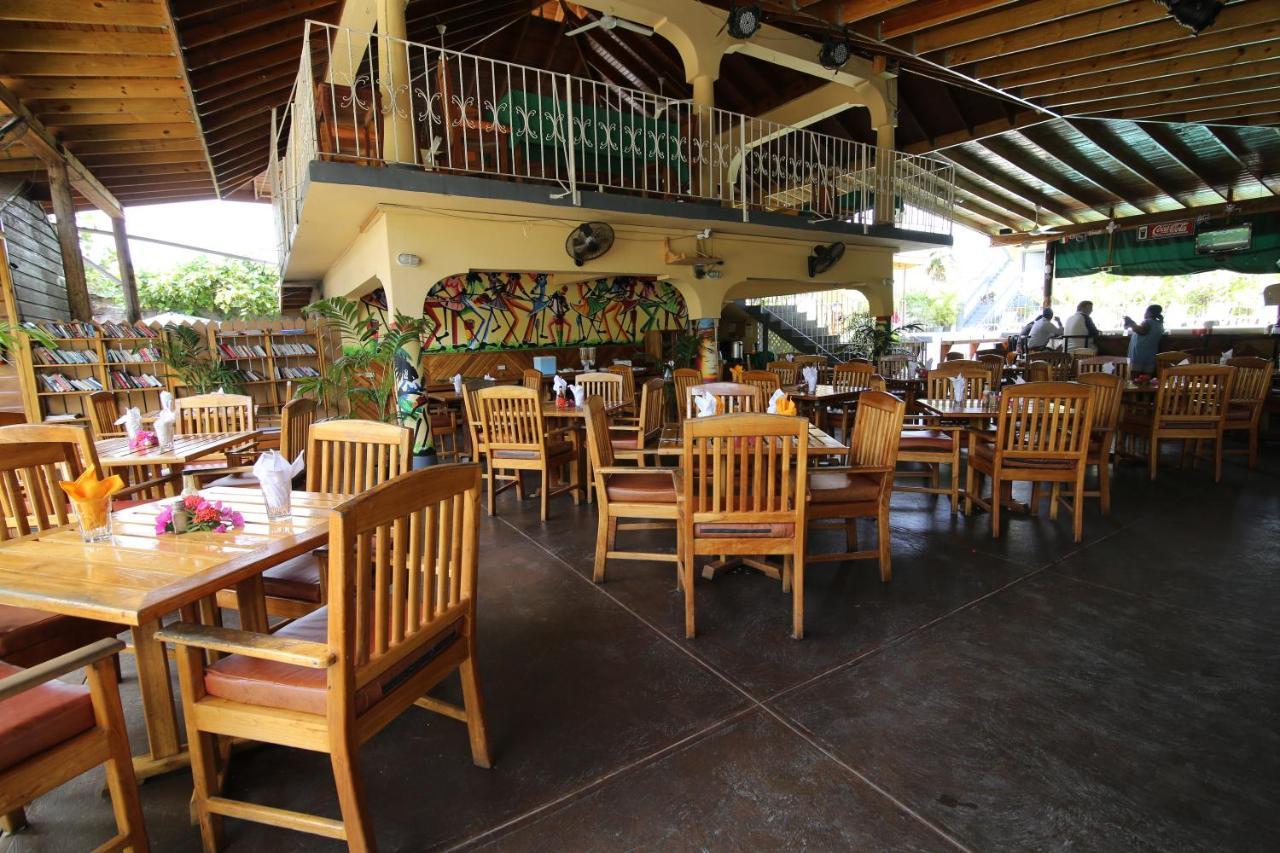 Seastar Inn Негрил Экстерьер фото